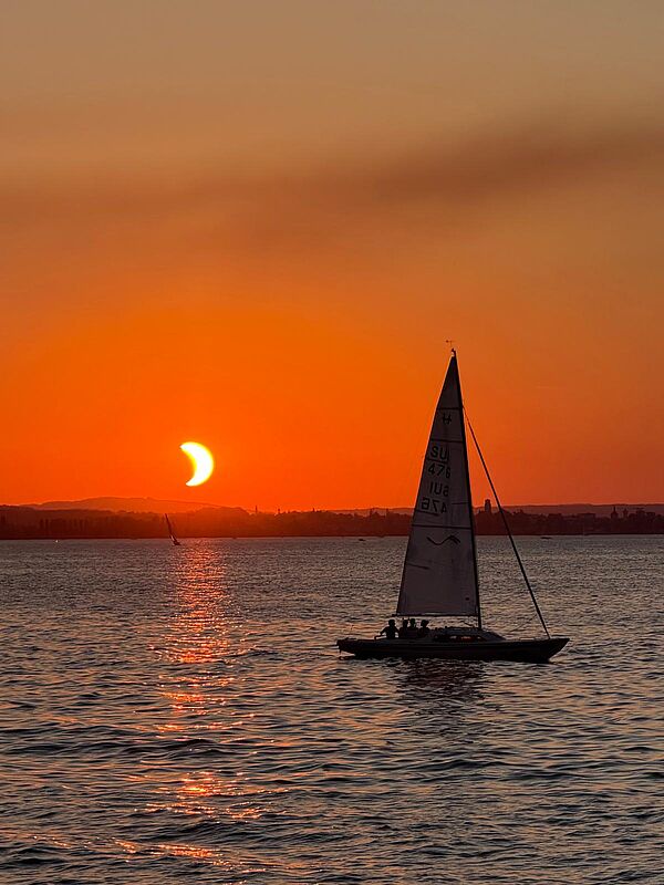 Sonnenfinsternis - Delfino Segelschule